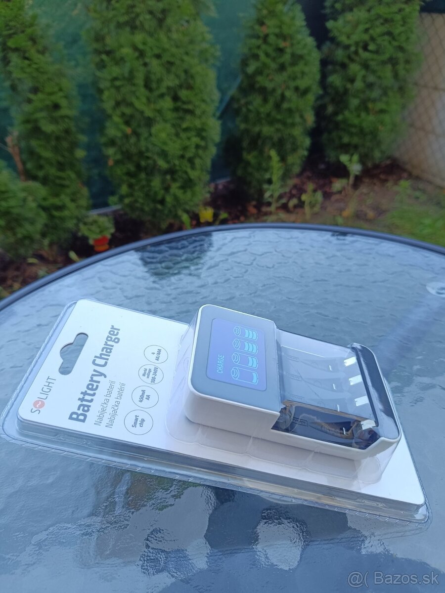 Predám nabíjačku batérií Solight DN25 - 5