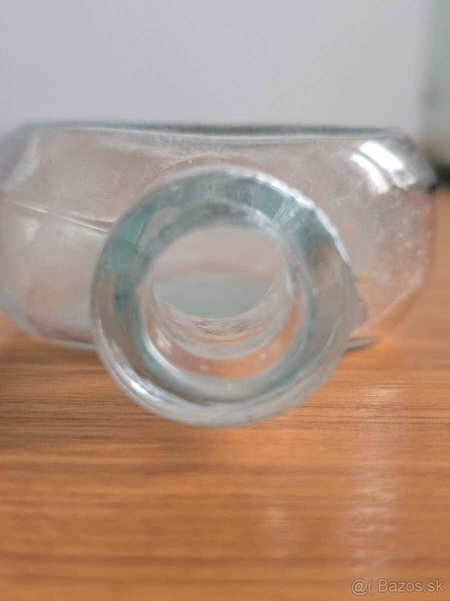 2 sklené fľaše spolu 5 € - 5