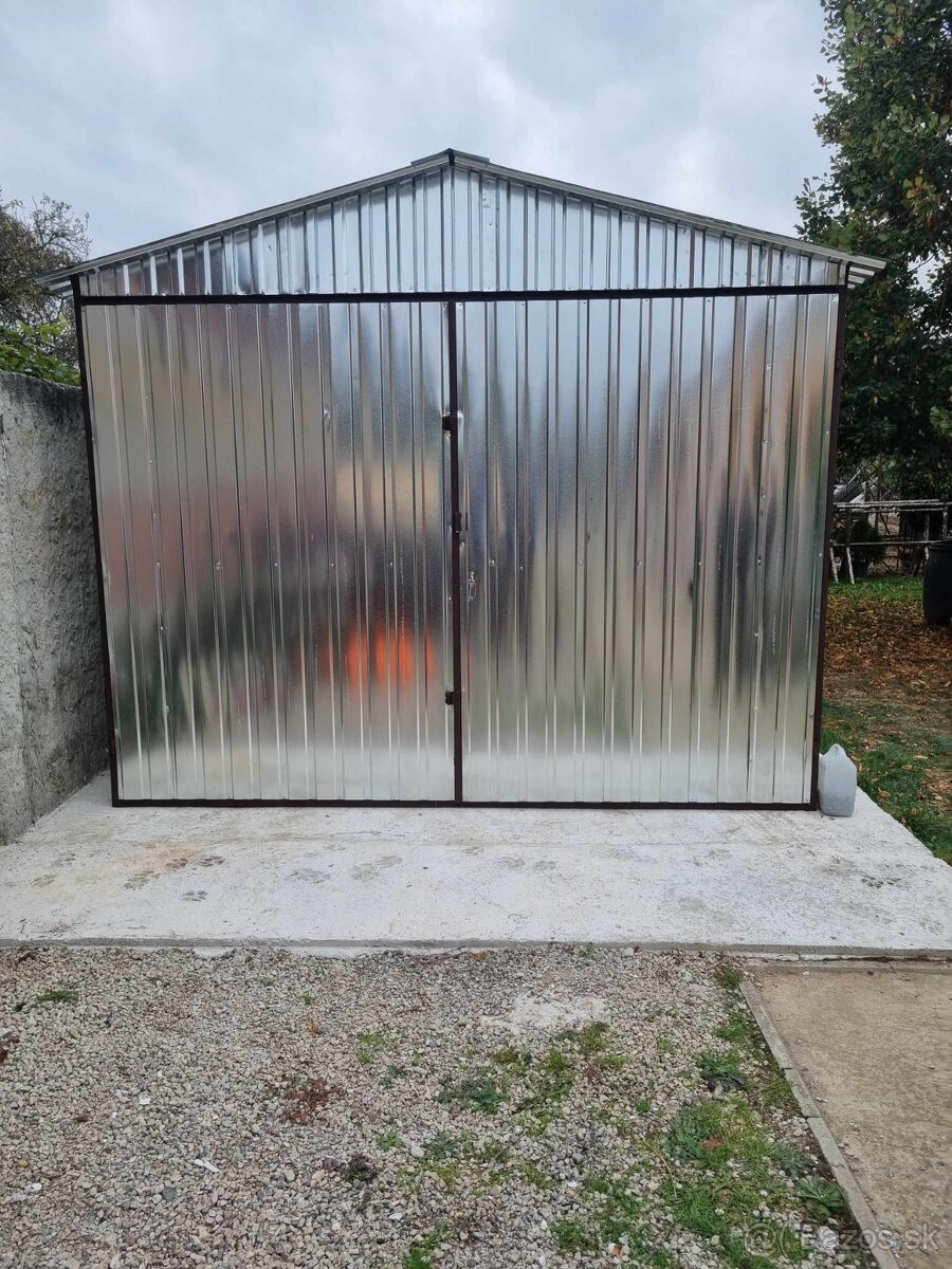 Plechová garáž v 1.triede - 5