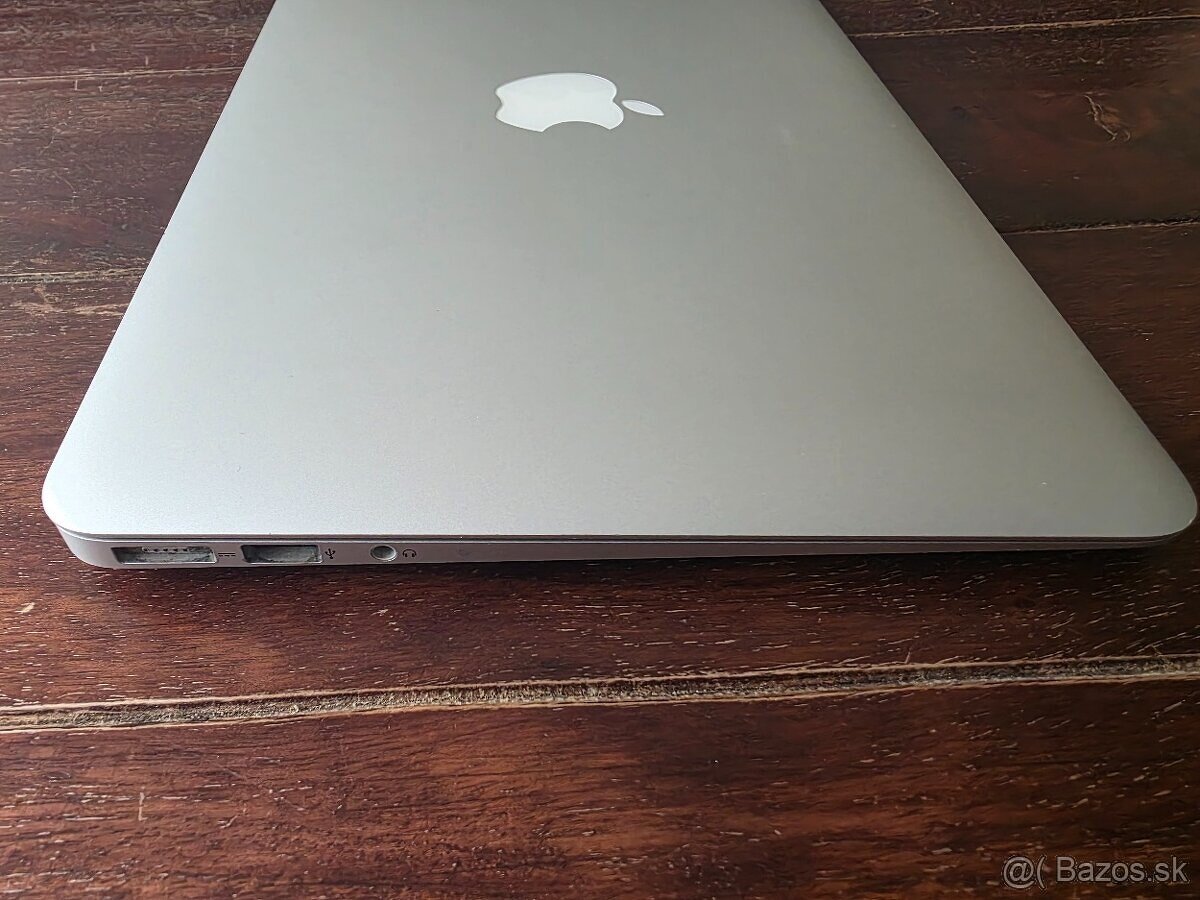 Predám Apple Macbook Air 11 palcový 2012 procesor core i5 - 5