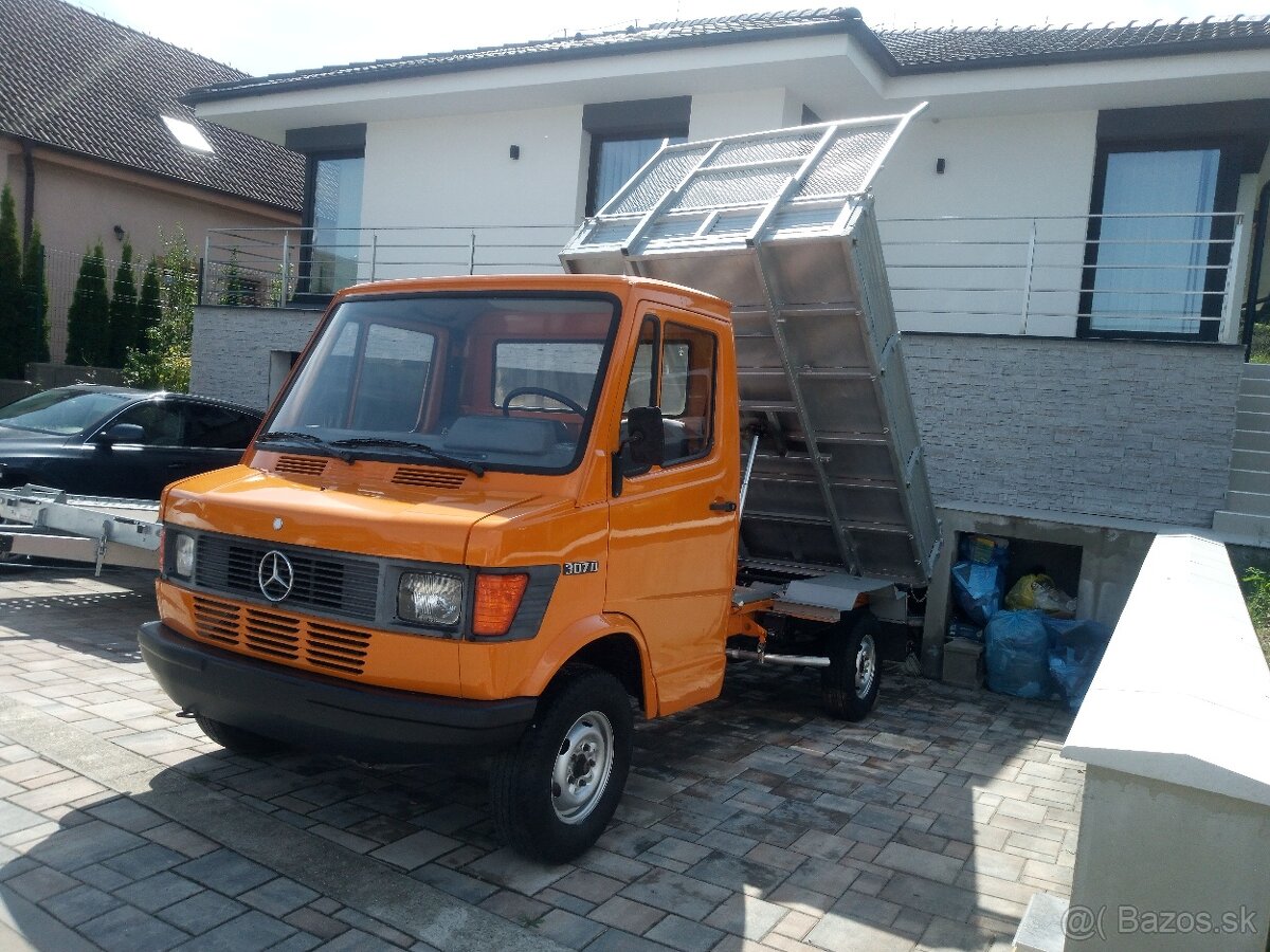 PREDAM MERCEDES 307D VYKLAPAC TOP STAV - 5