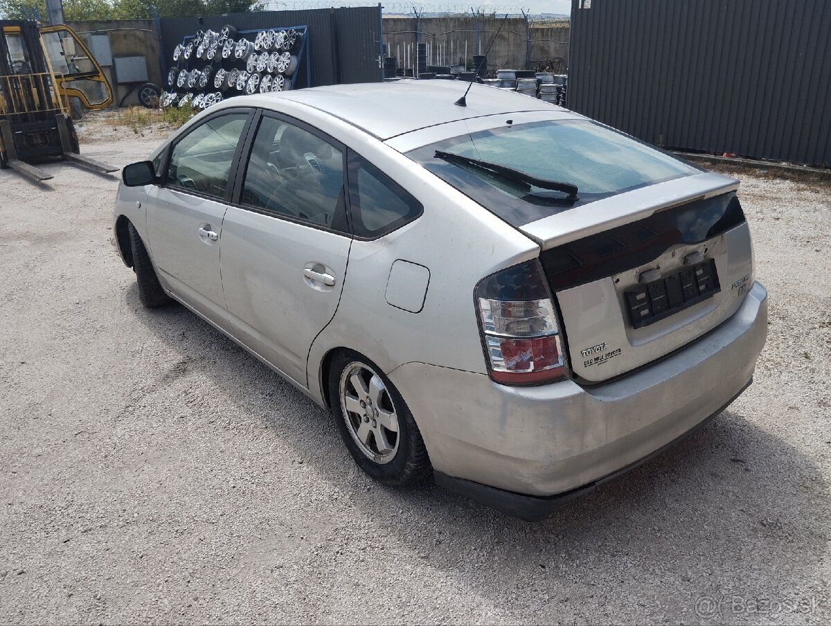 Toyota Prius Hybrid Rozpredám - 5