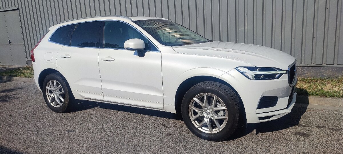 Volvo XC60 D4 2.0L Drive-E Momentum PRO PANORAMA, SLOVENSKY