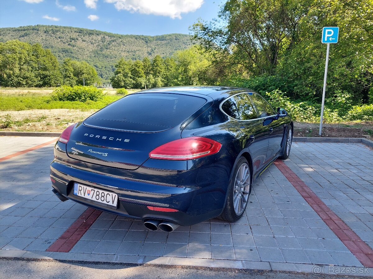 Porsche Panamera S - 5