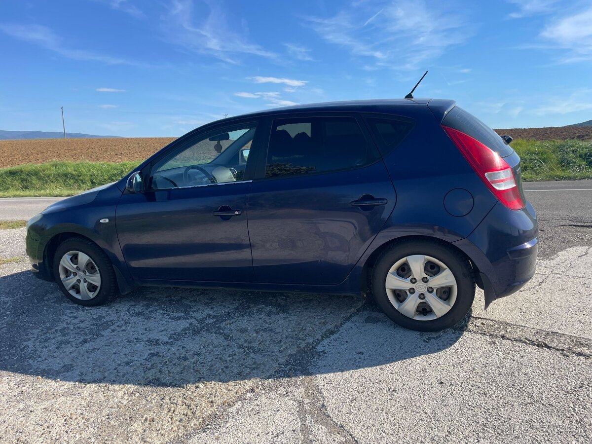 Rozpredám Huyndai i30 80kW r. 2009 - 5