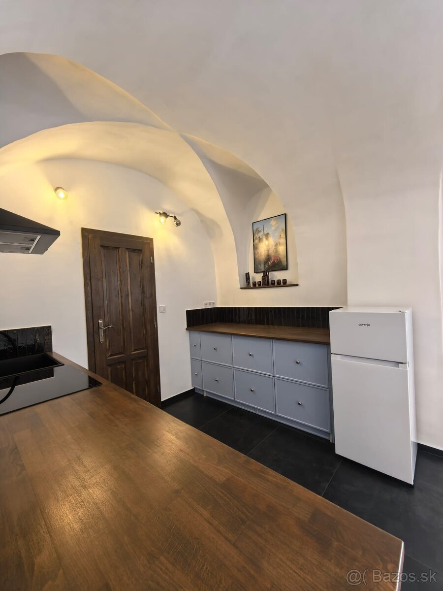 REZERVOVANÉ - Byt - centrum Banská Štiavnica 47m² - 5