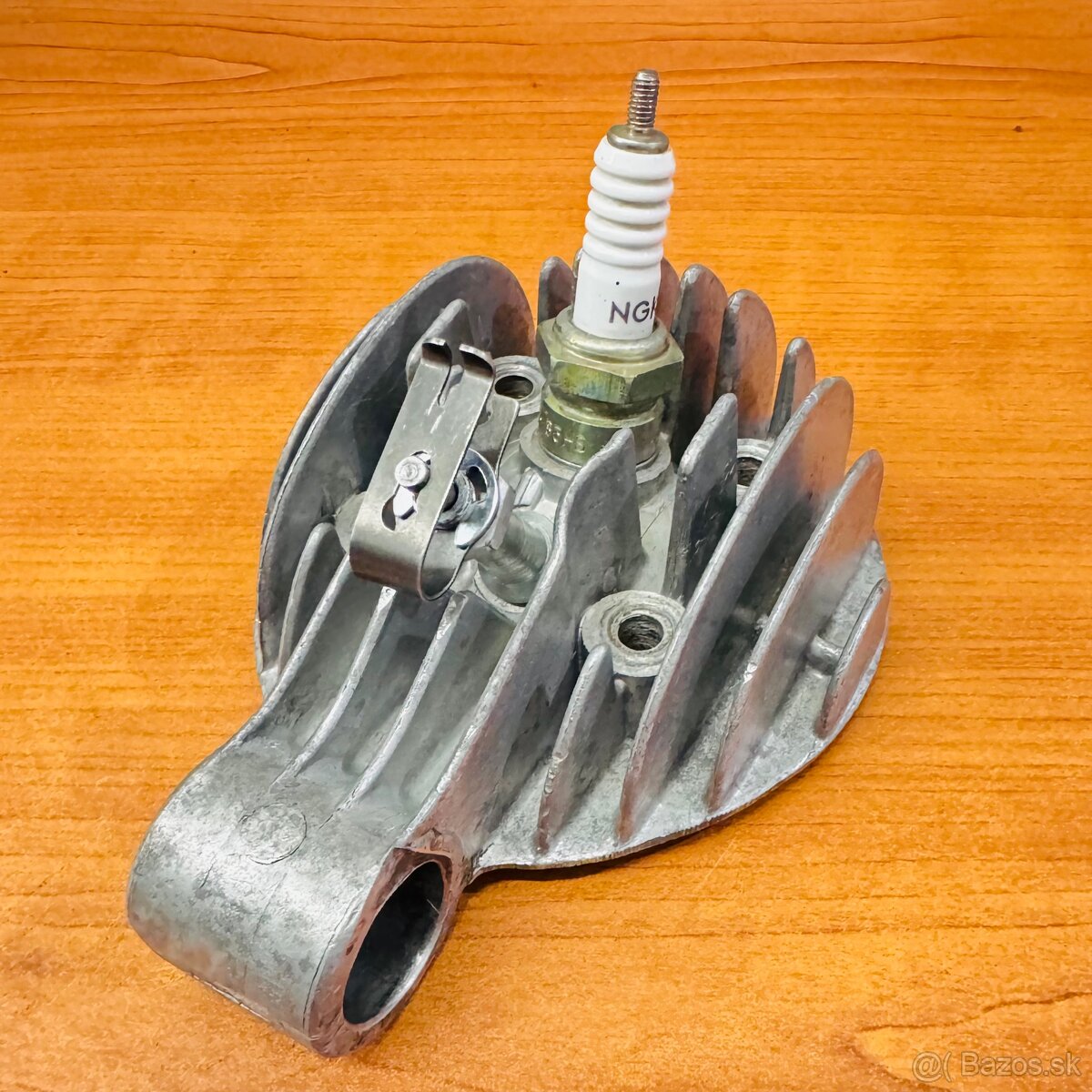 Stadion S11 - hlava motoru 1957 , dekompresor - 5