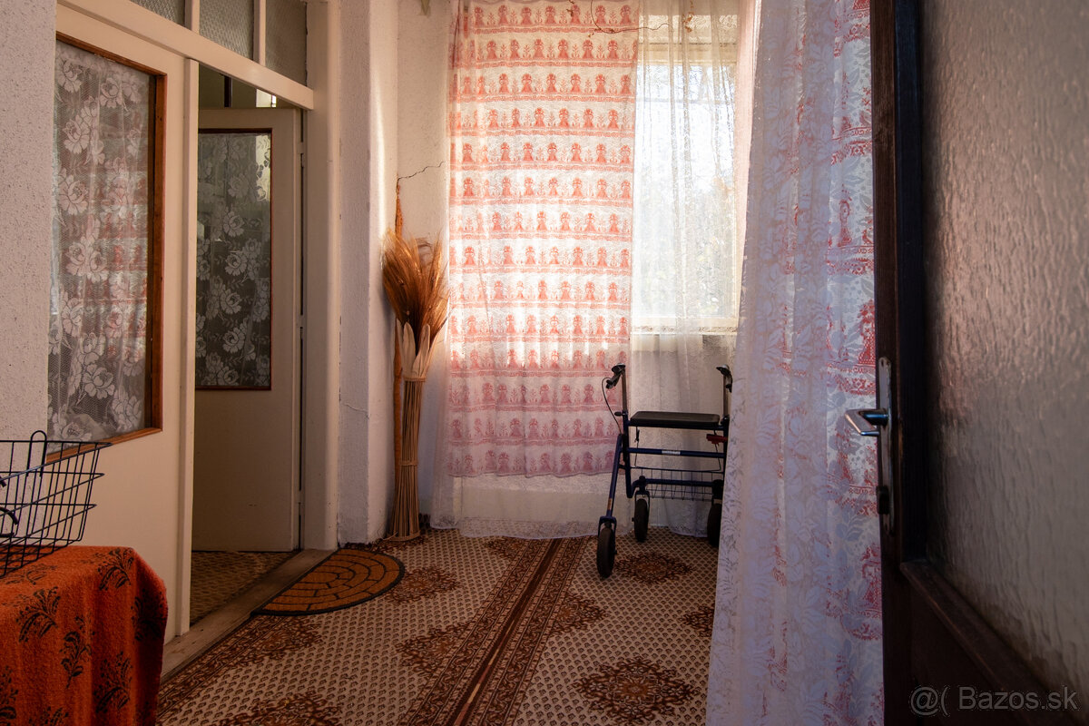 Starší trojpodlažný dom blízko centra - 5