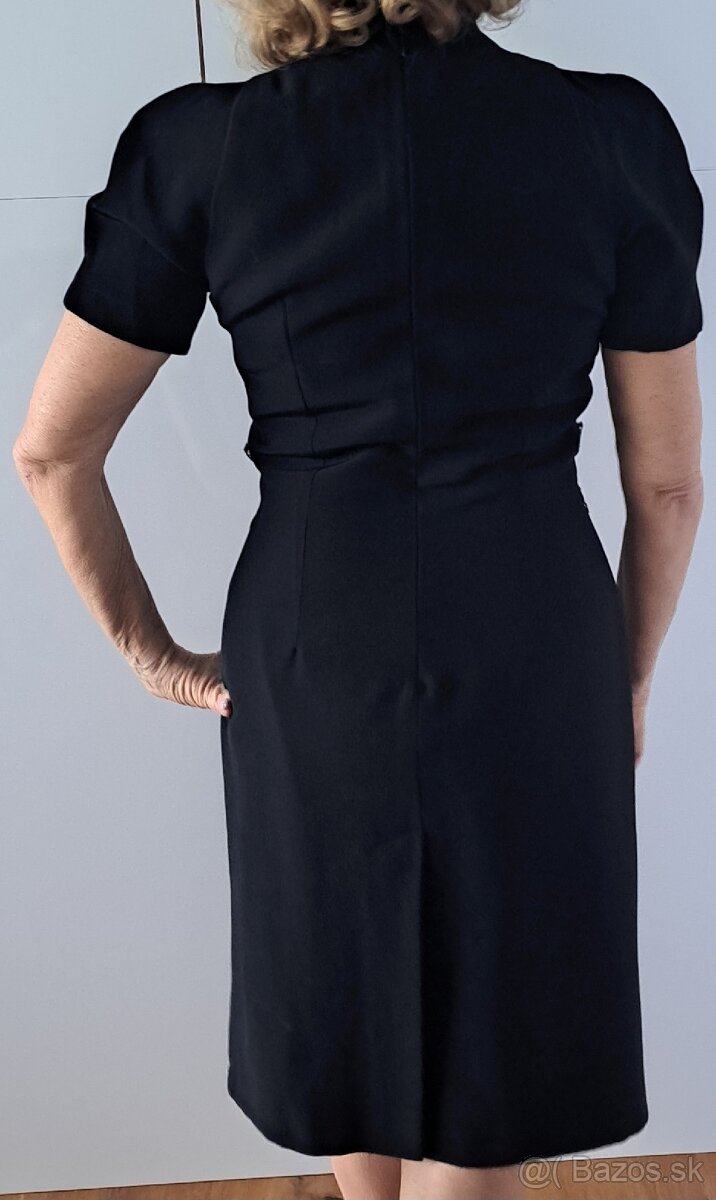 Čierne šaty so sakom - 5
