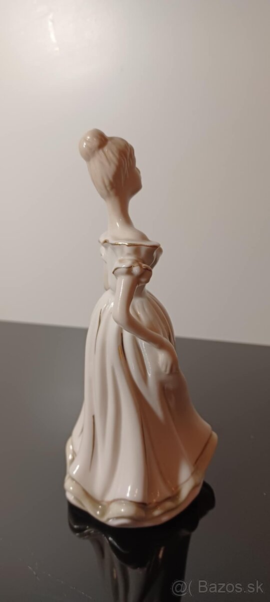 Porcelánová stará soška dáma - 5