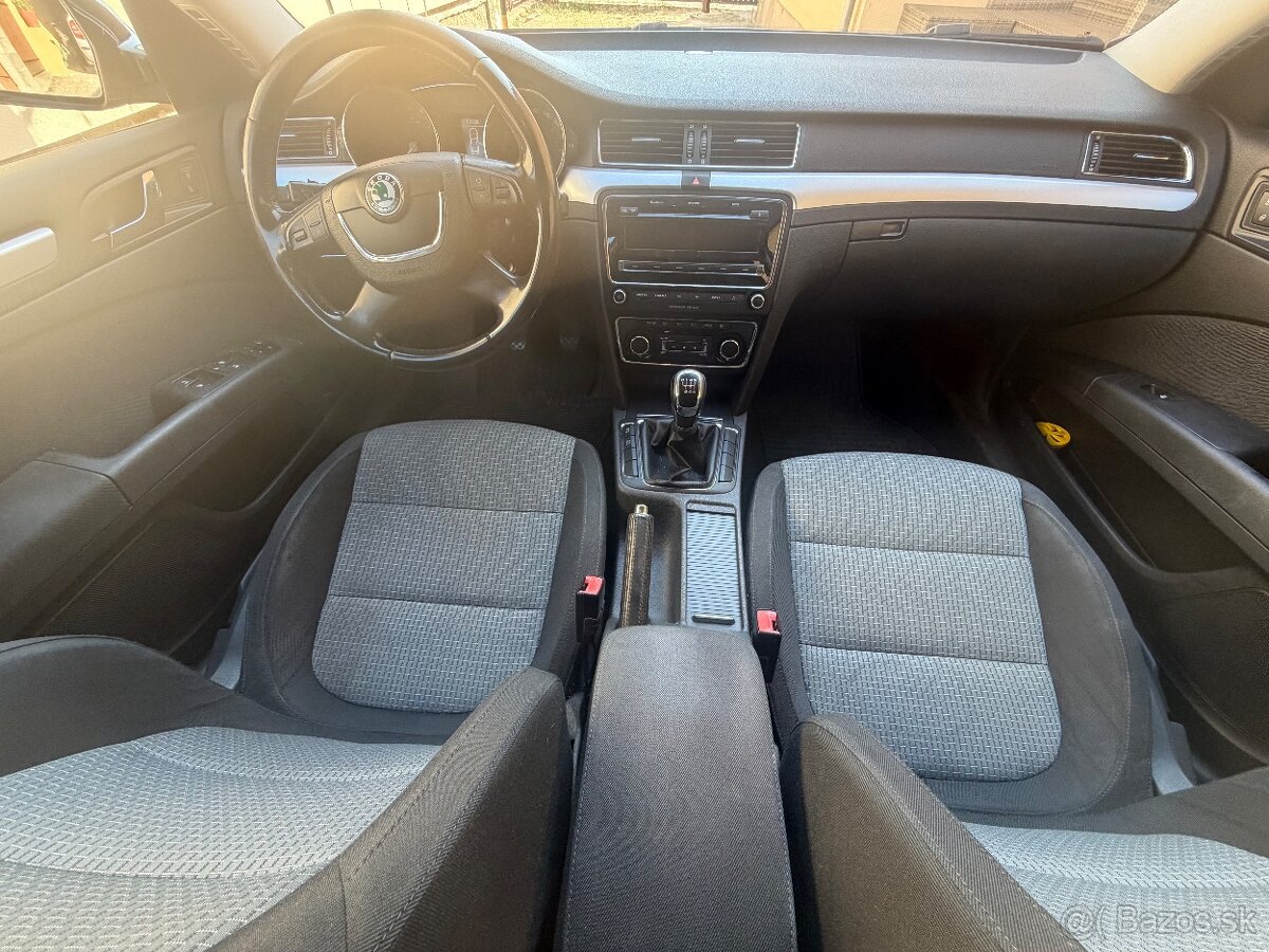 Škoda Superb Combi 2.0 TDI 103 kW • 2011 - 5