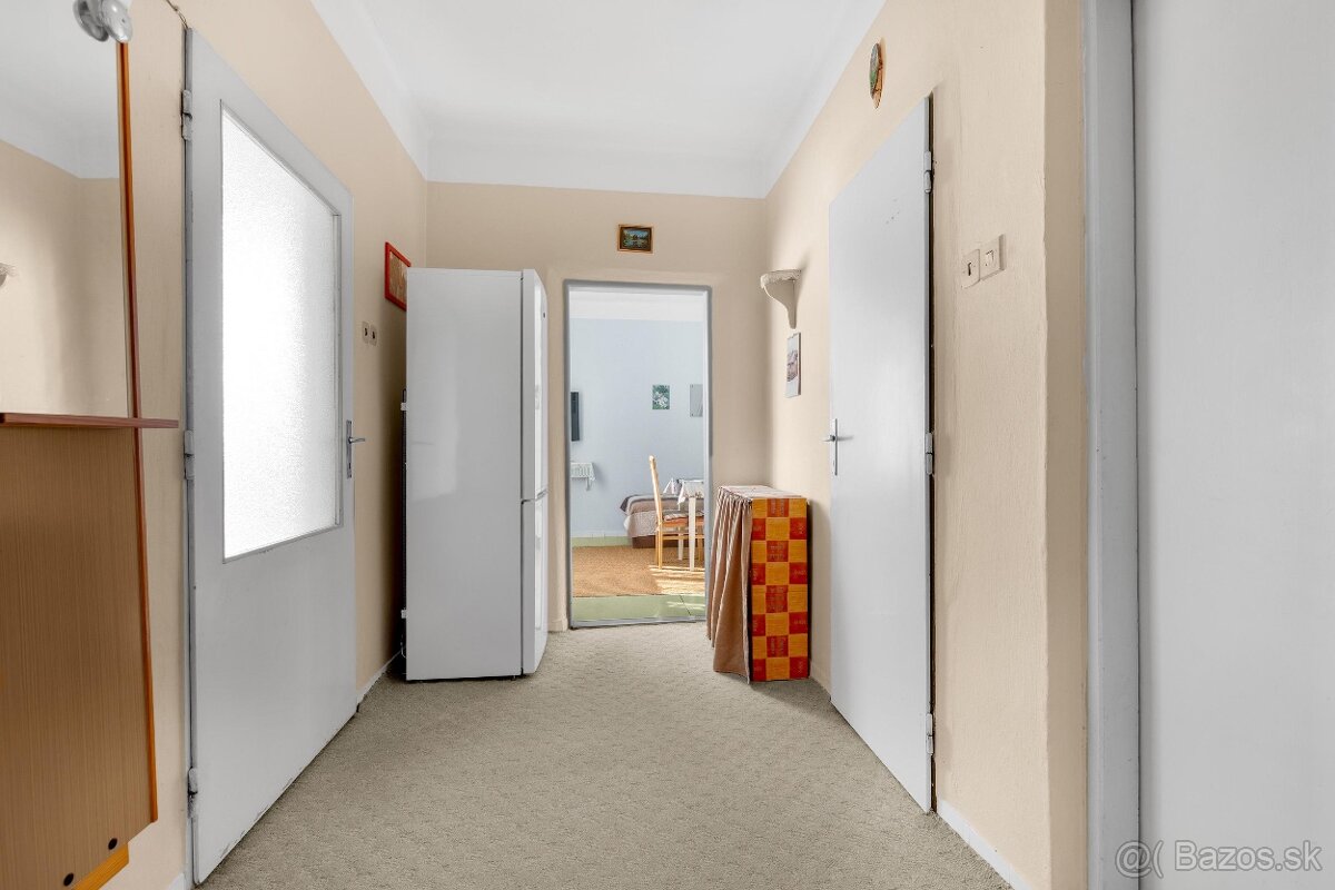 Na predaj starší rodinný dom v Lábe - 5