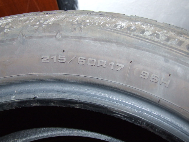 Predám zimné pneu Dunlop wintersport 5 215/60 R17 96H - 5