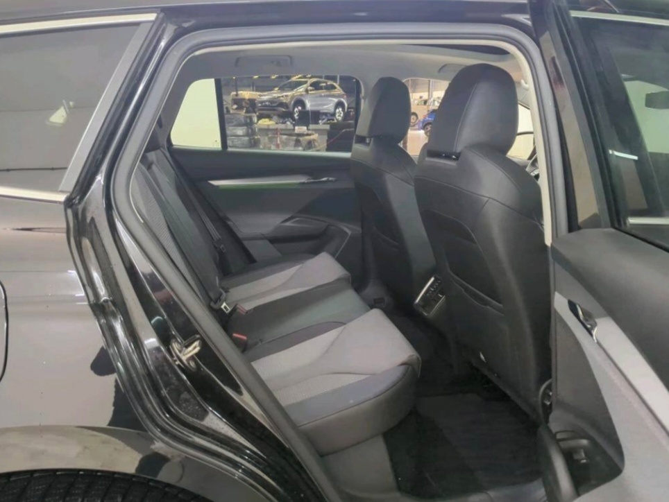 Škoda Enyaq 80 r. v. 2021,r. v. 2024, 72000km - 5