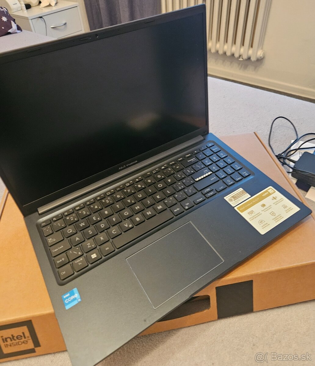 Predám notebook asus vivobook - 5