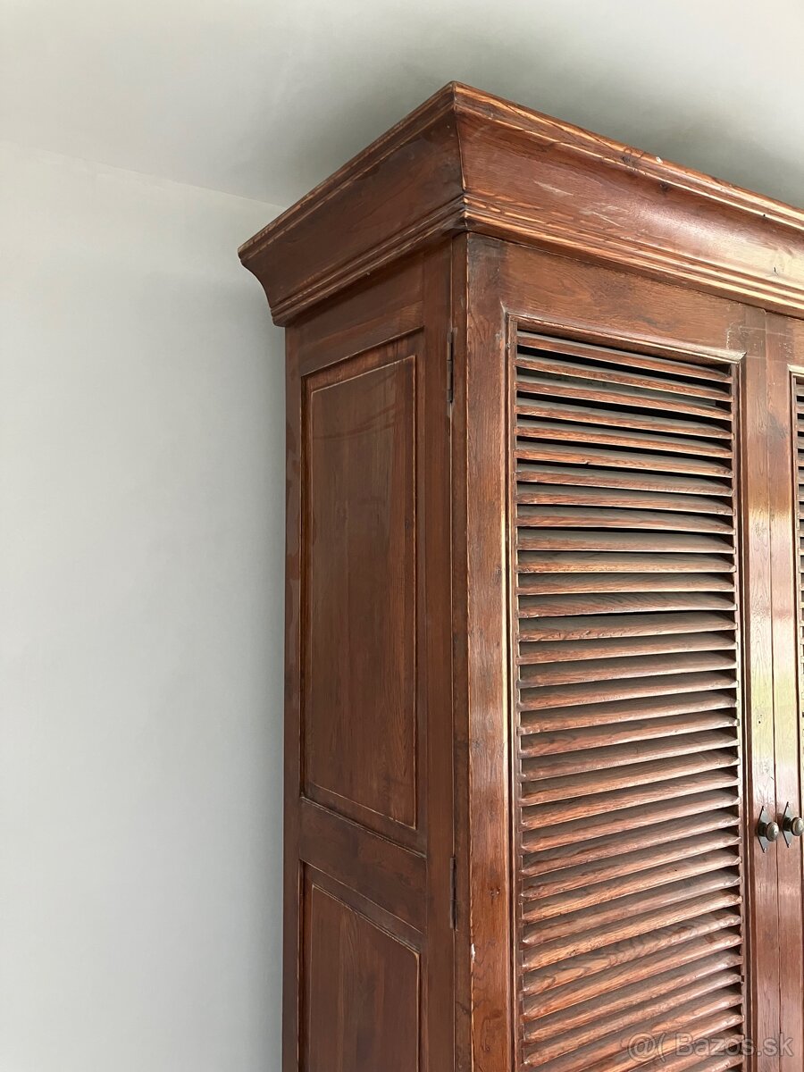 Skriňa z masívu - 5