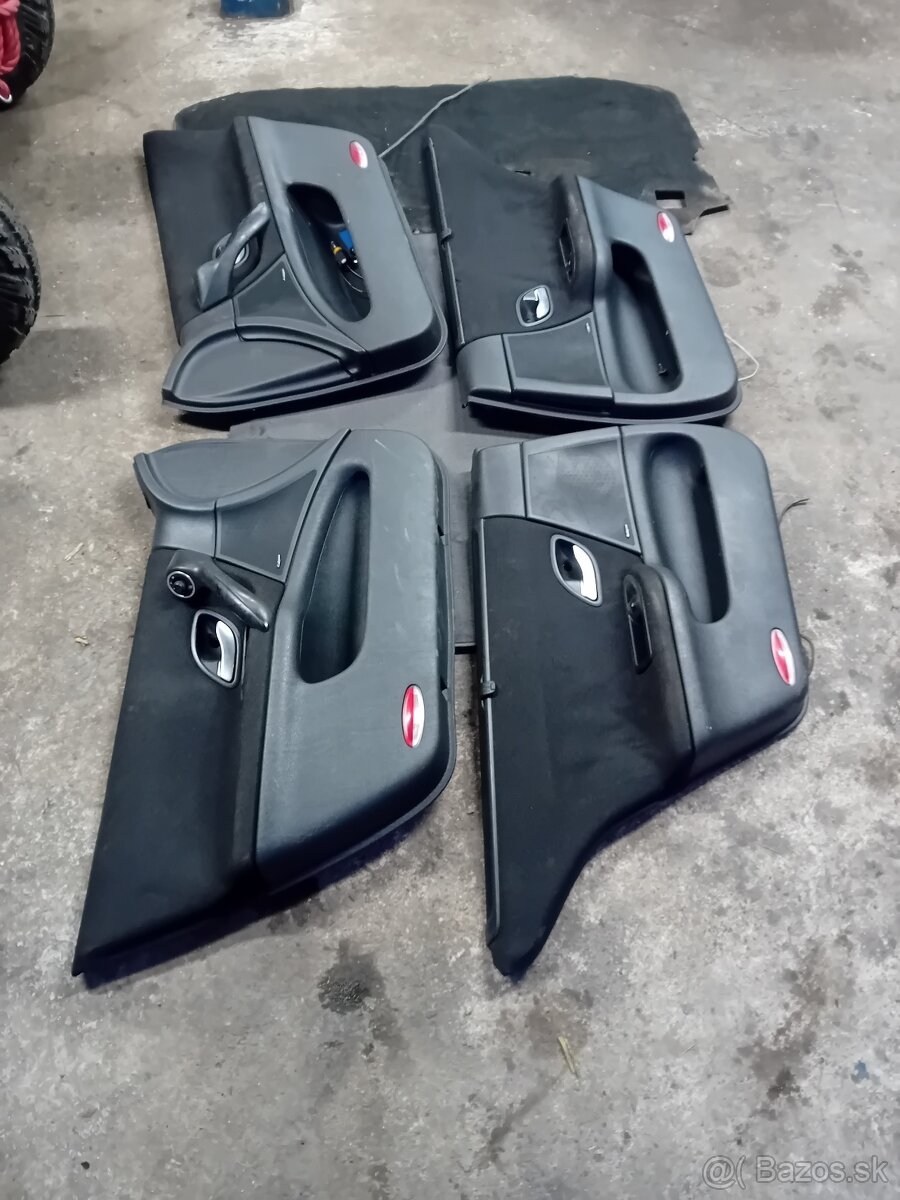 Darujem sedačky s renault laguna 2 - 5