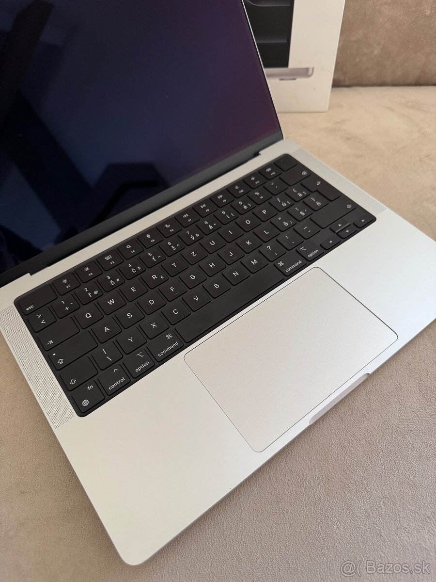 MacBook Pro 14″ M4 Pro, 24 GB RAM, 512 GB SSD - 5