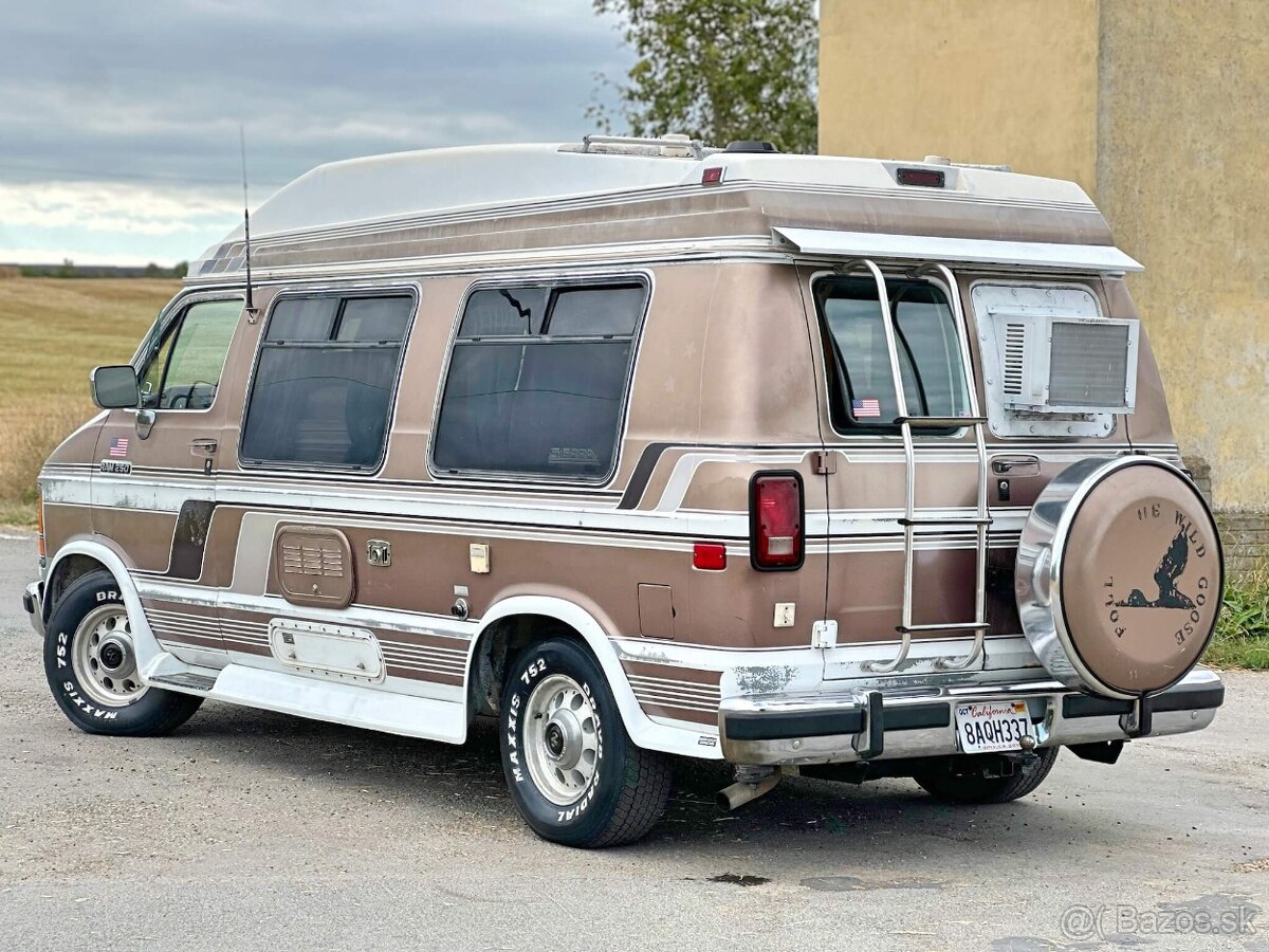 1993 Dodge Ram Van B250 5.2 V8 | Sierra Vacationer