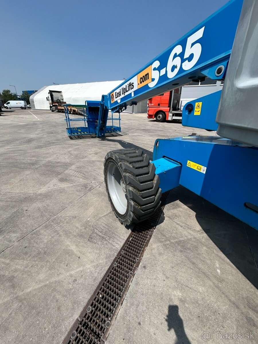Teleskopická pracovná plošina Genie S65 - 5