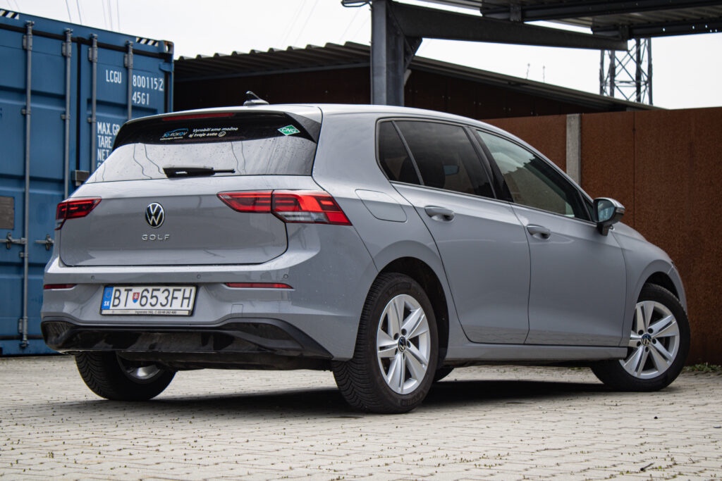 Volkswagen Golf Life 1.5 TGI Benzín + CNG - 5