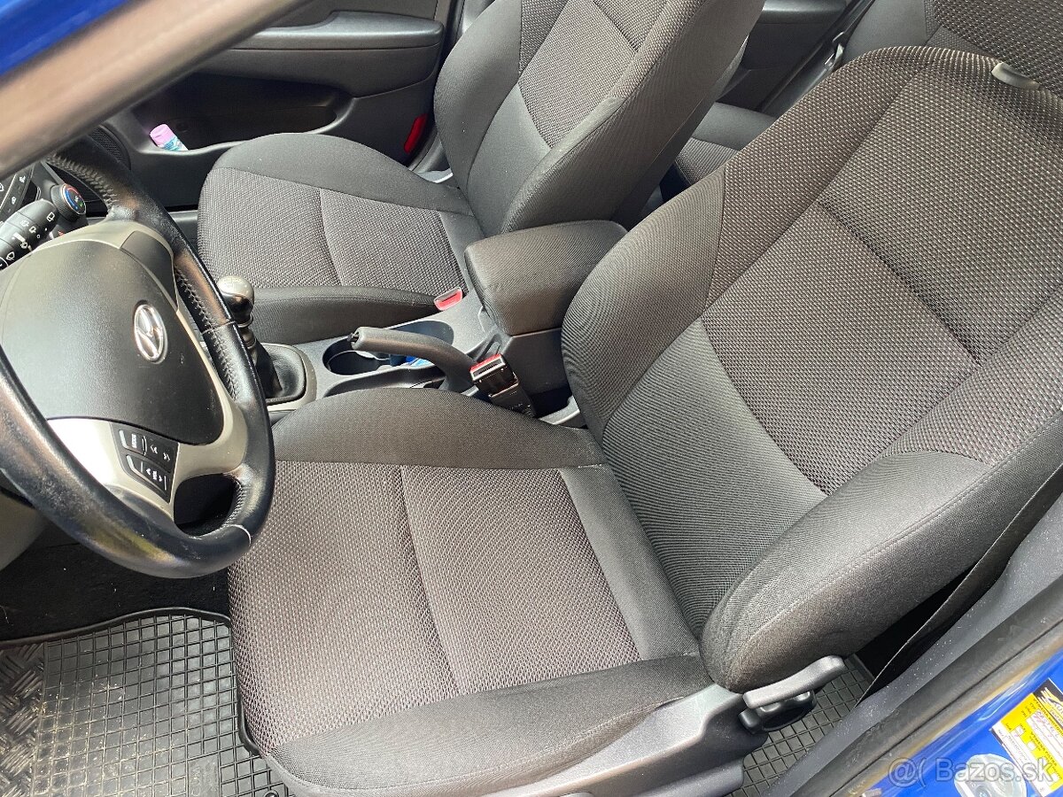 Predám Hyundai i30 1,4 80kw benzin - 5