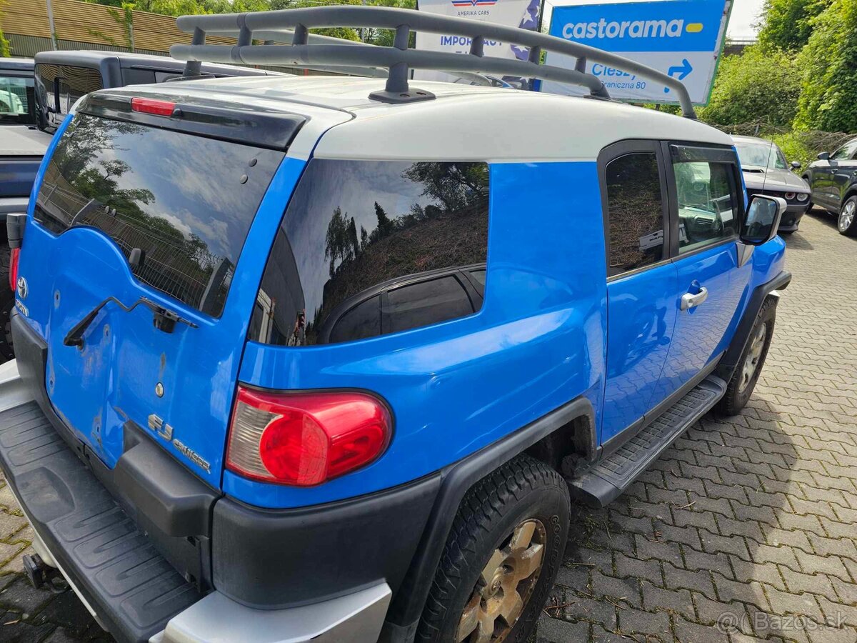 Toyota FJ Cruiser V6 4x4 automat