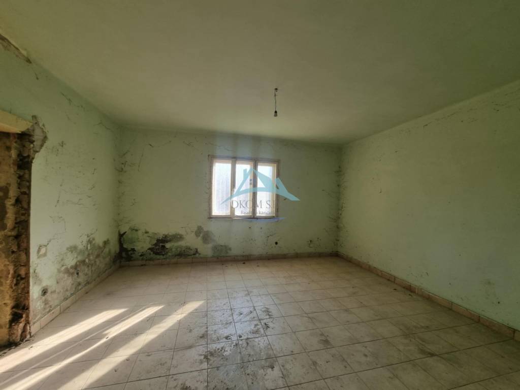 ZNÍŽENÁ CENA Rodinný dom Ipeľské Predmostie - 5