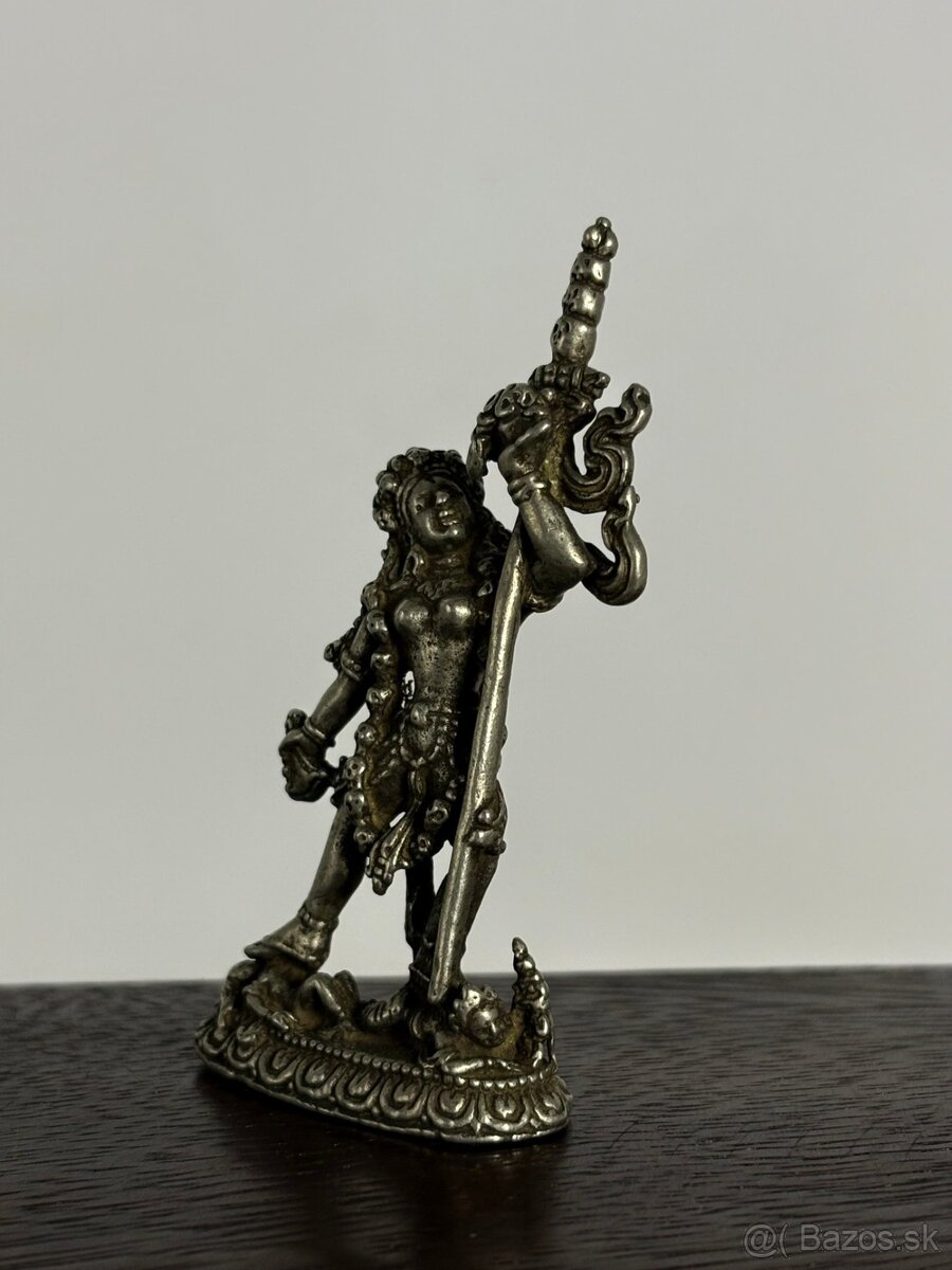 4 starožitné Tibetské bronzové sošky na originálnom drevenom - 5