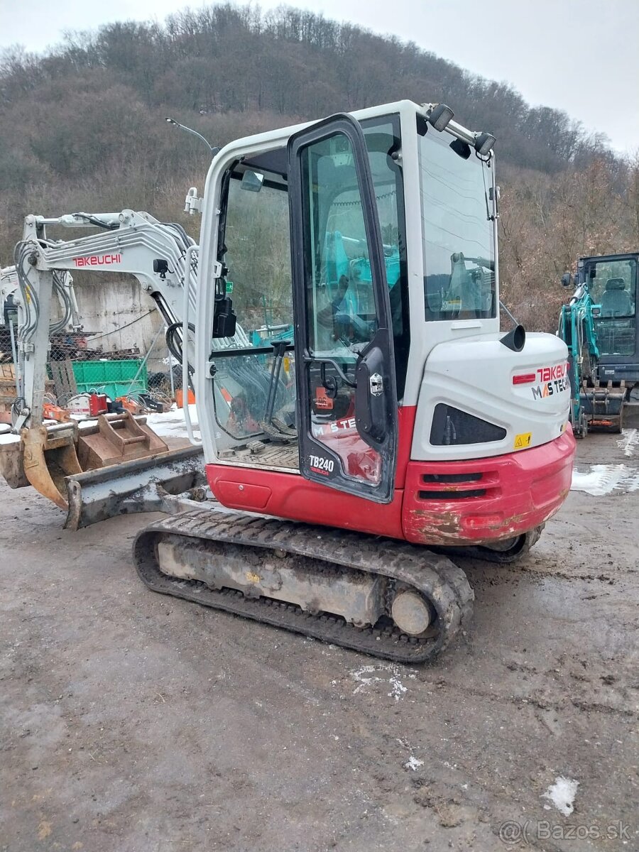 Takeuchi TB240 - 5