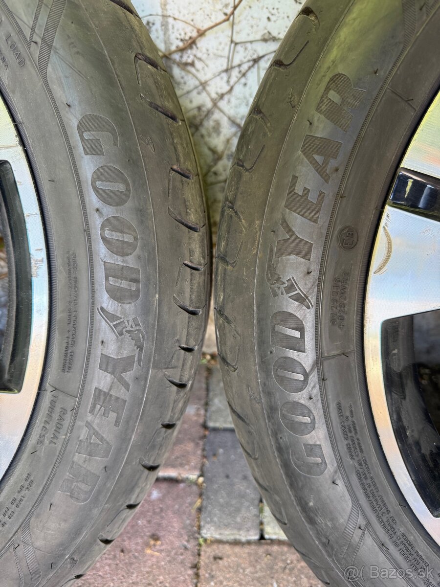 Predám štyri pneumatiky s diskami 205/55R17. - 5