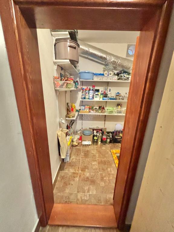 Predaj tradičnej chalupy v pokojnom prostredí na lazoch vo V - 5