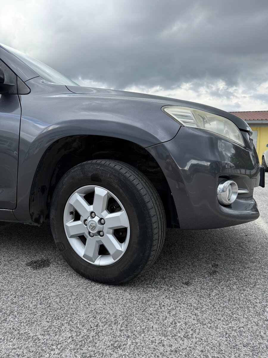 Toyota RAV4 2.2 D-4D 4x4, 110 kW, 2012 - 5