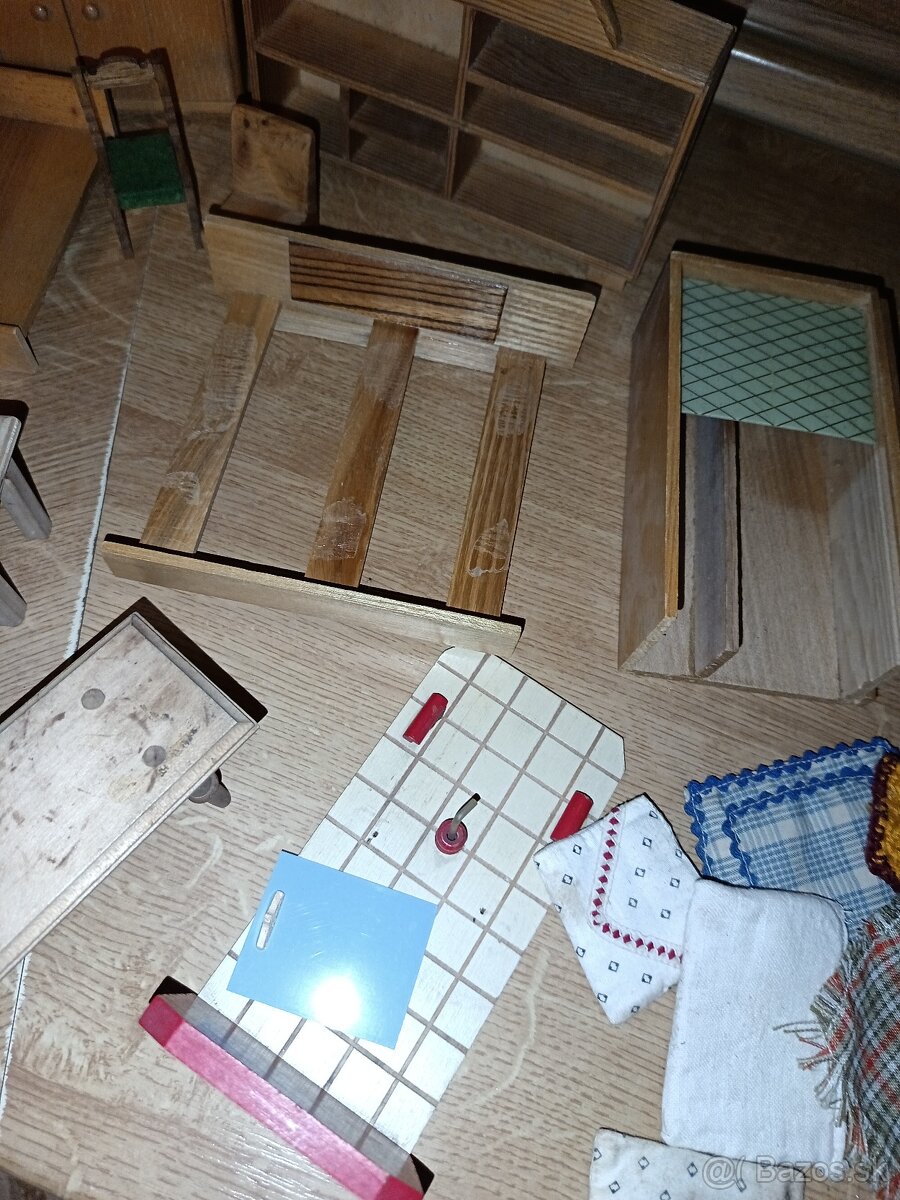 Starý nábytok pre bábiky. - 5