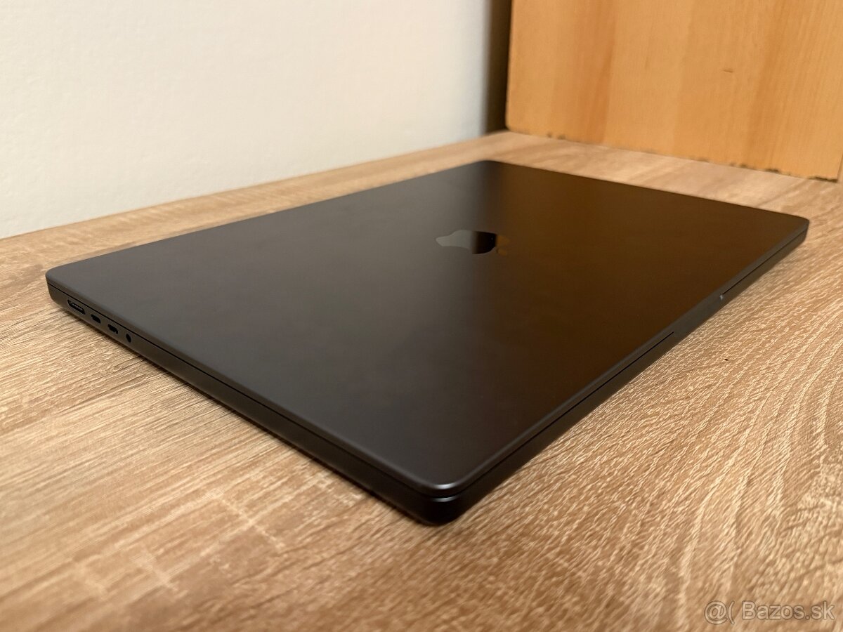 Predám macbook M3 pro max - 5