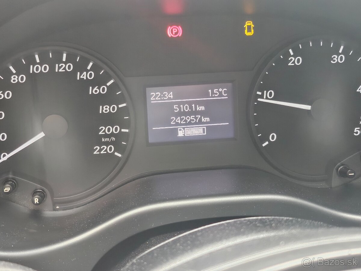 Vito tourer 1.6. 2015..8 miestne - 5