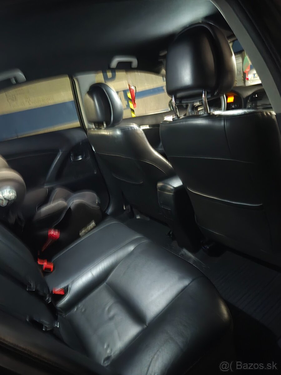 Toyota avensis 2,2 D-CAT - 5