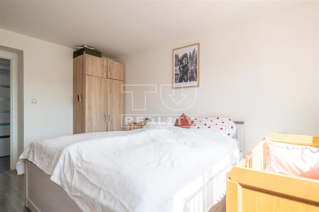 REZERVOVANÉ - Priestranný dvojizbový tehlový byt - 69 m2... - 5