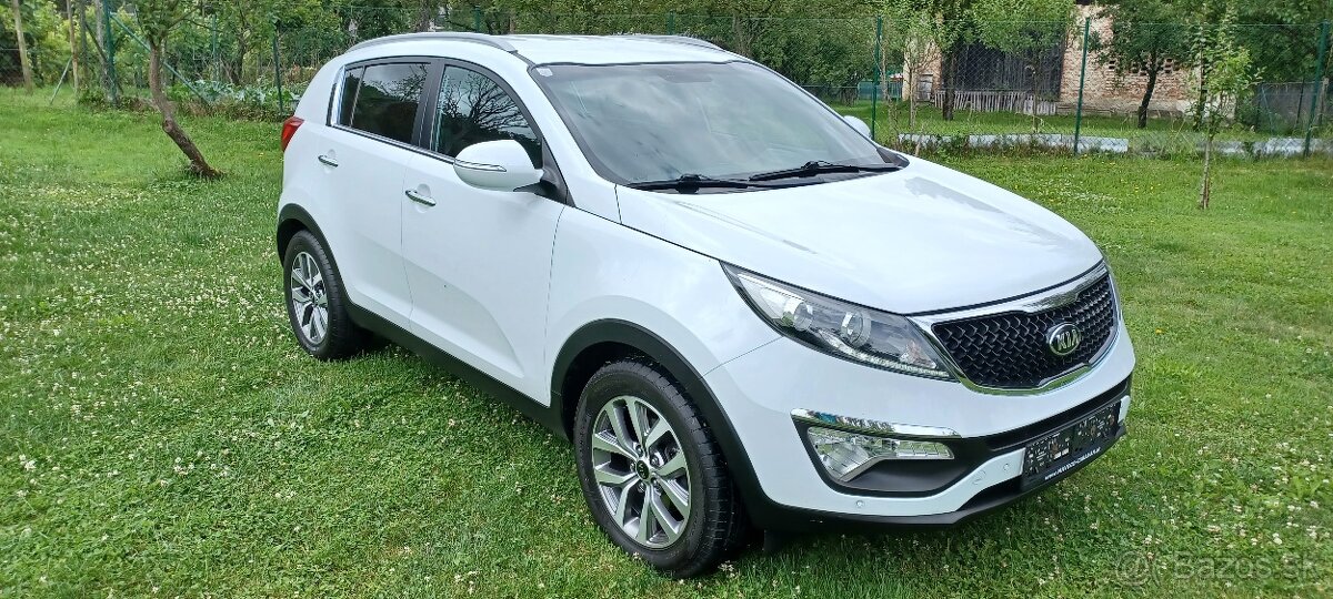 Kia sportage 1,7 Crdi max vybava Alcntra,par.kamera,navi - 5