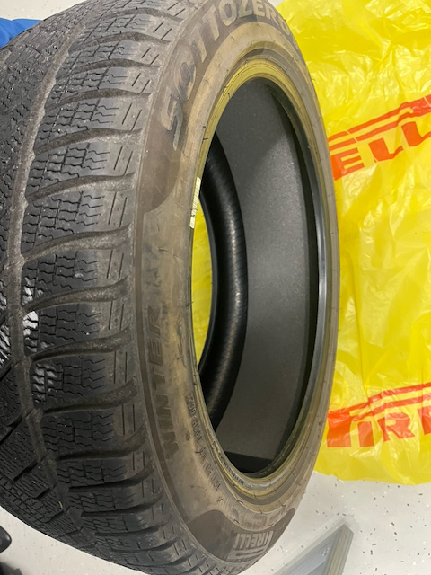 18" zimne Pirelli Sotto Zero 3 (Tesla Model 3, atd) - 5