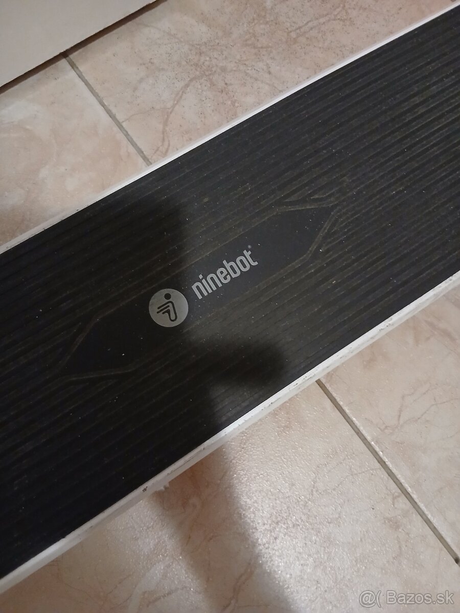 Elektrická kolobežka Ninebot Air R15E - 5