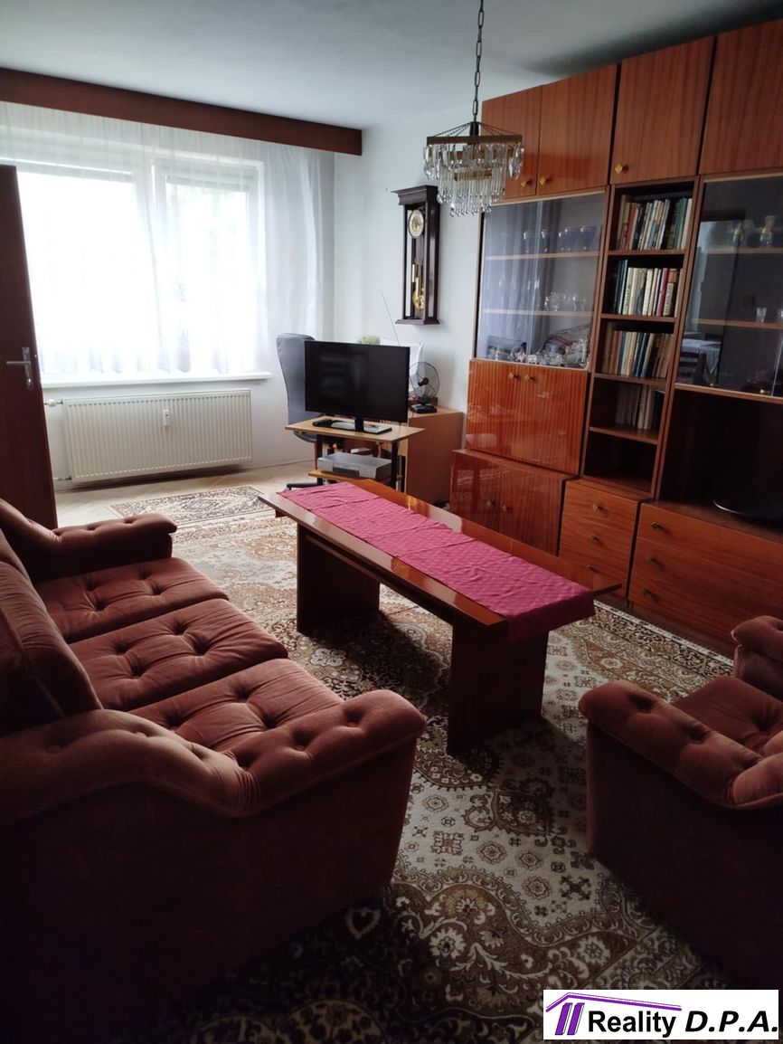 Rezervované-Na predaj - 2 izbový veľkometrážny byt 74 m2 Tur - 5