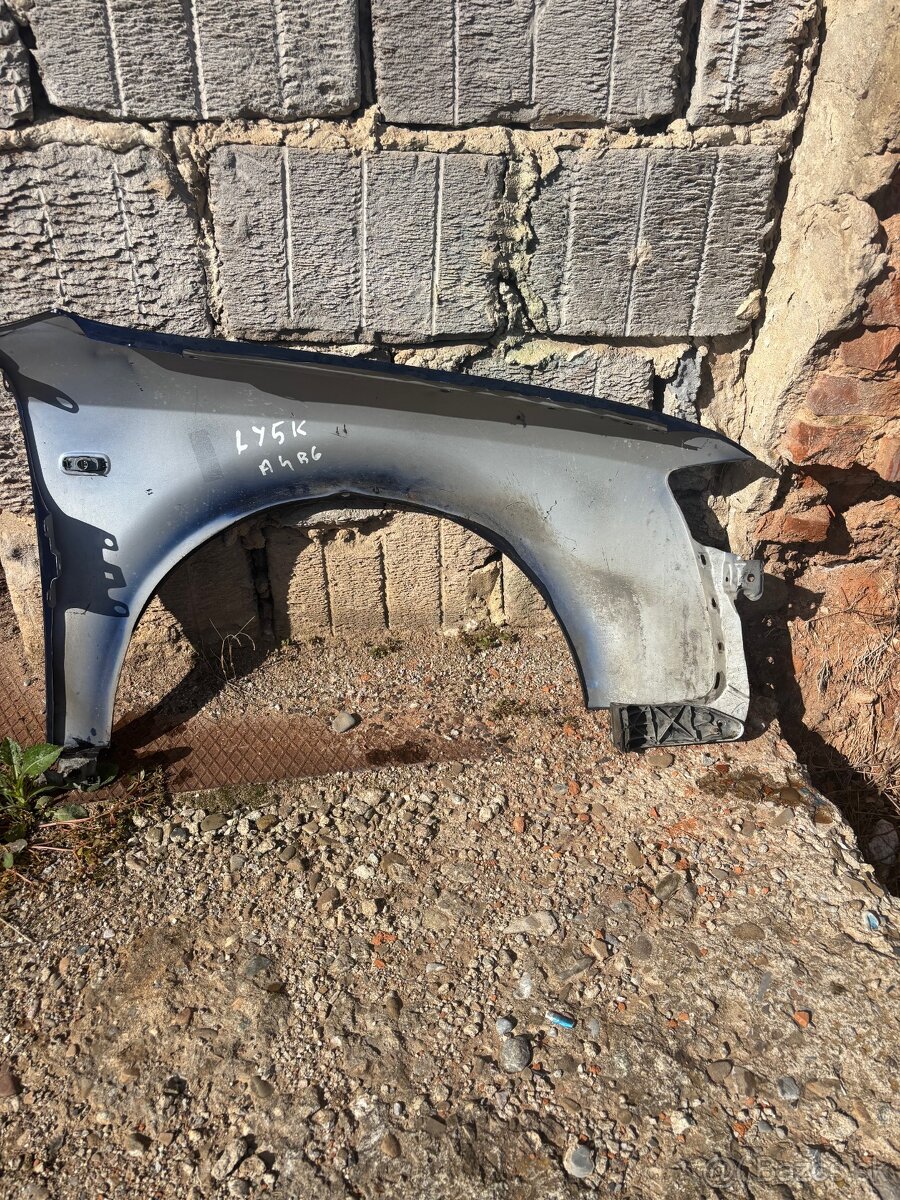 Audi A4 B6 ľavý predný blatník - 5