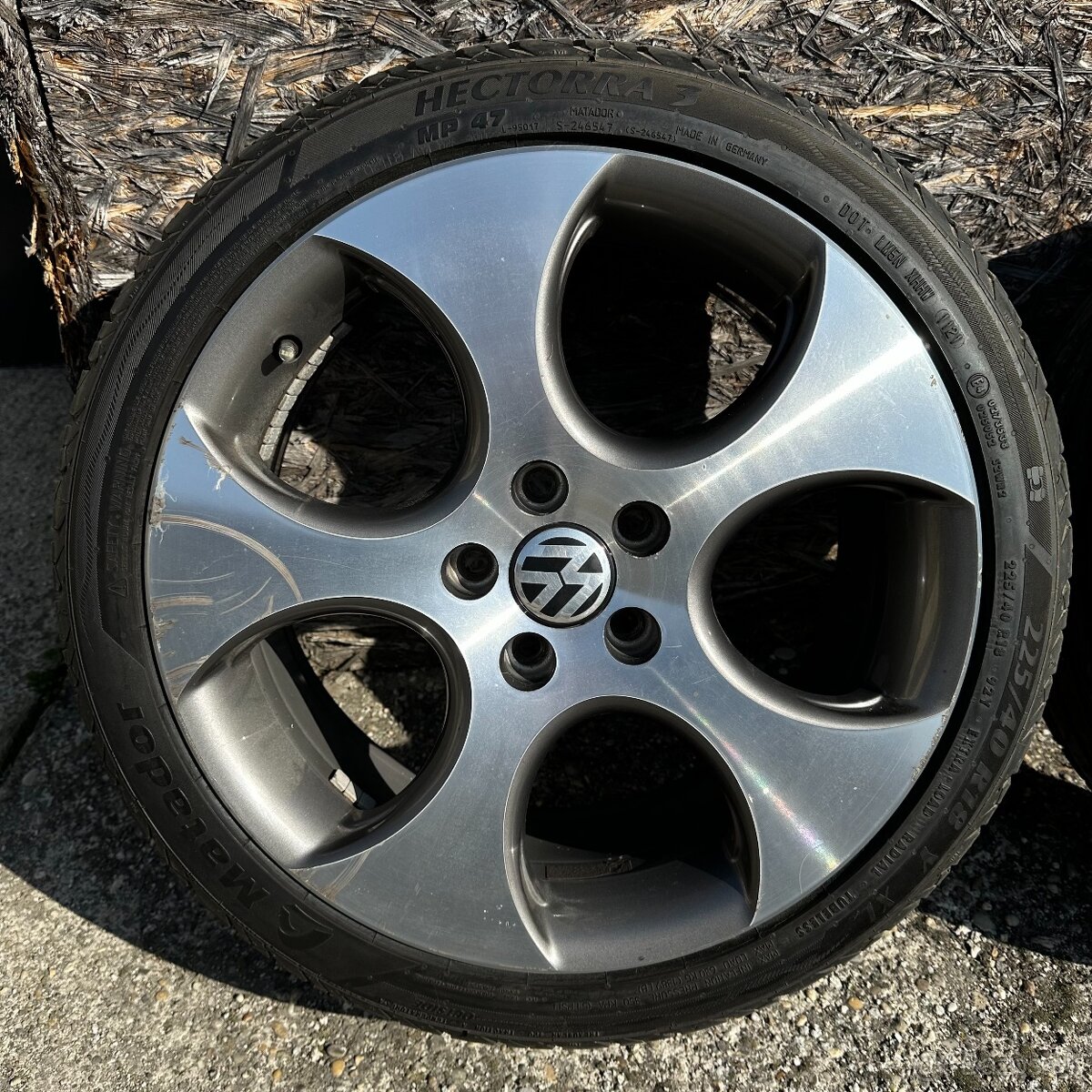 Originál VW GTI disky R18 + letné pneu - 5