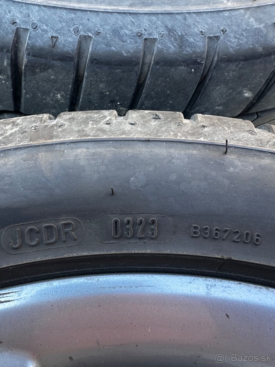 Letná sada 225/45 R17 91W originál Škoda - 5
