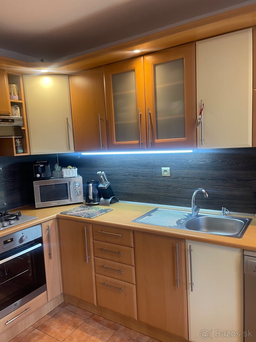 Kuchynská linka - 5