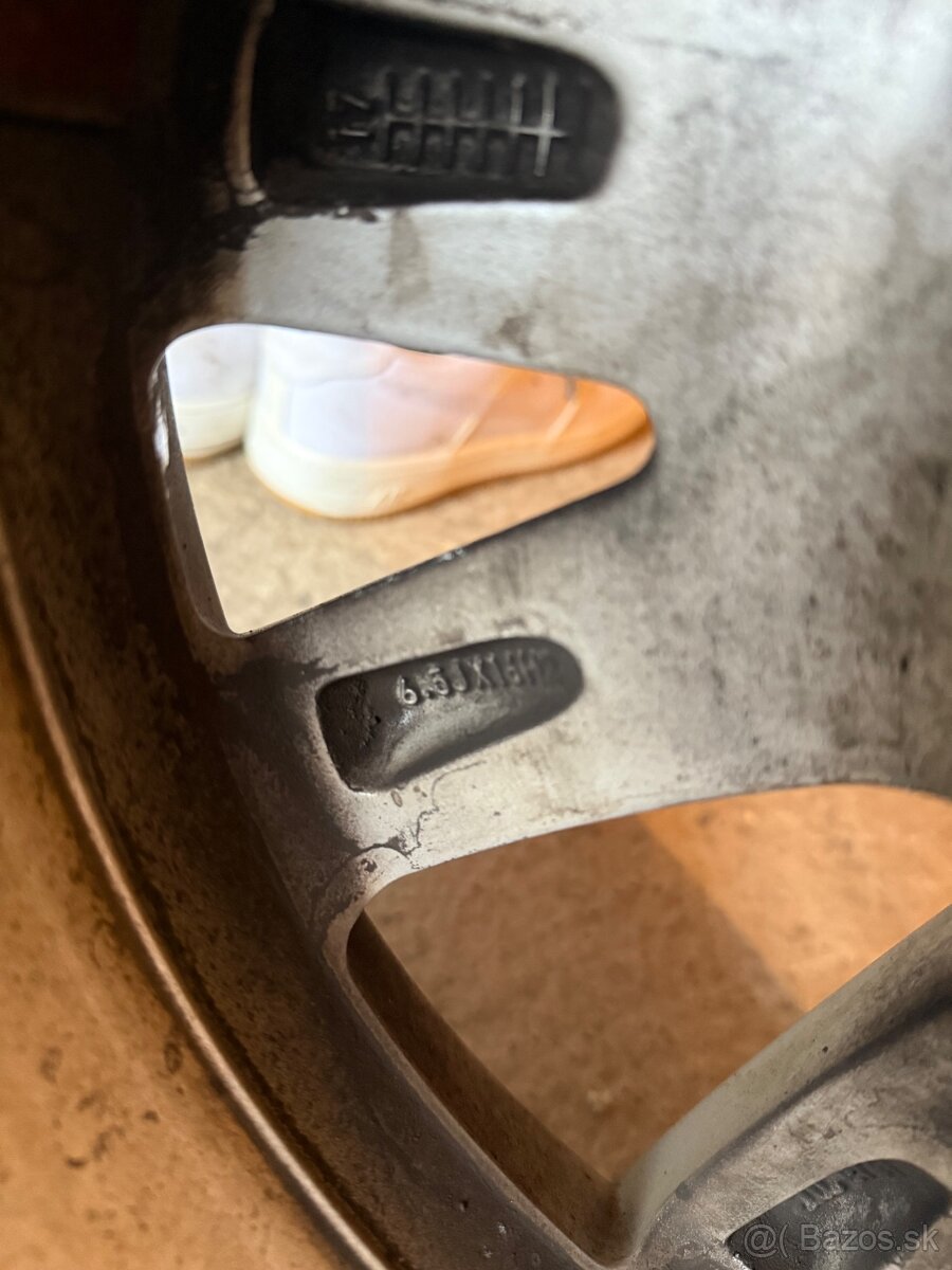 Kolesá sada zimné pneu. 205/55R16 94H 6,5Jx16H2 - 5