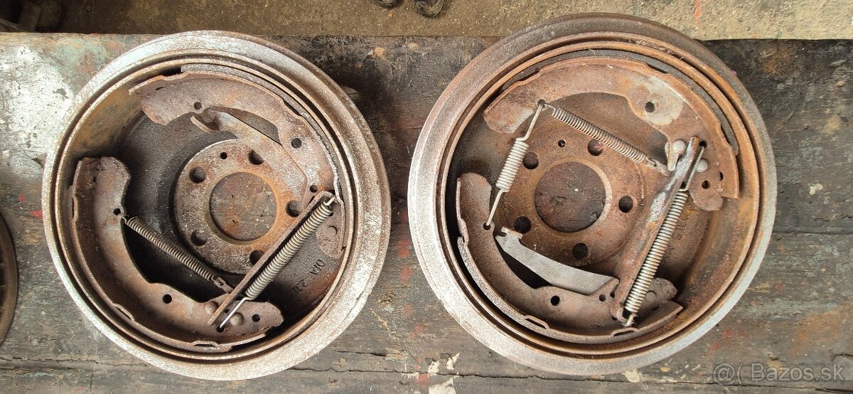 Predam na skoda octavia 1 1.6 55kw - - 5