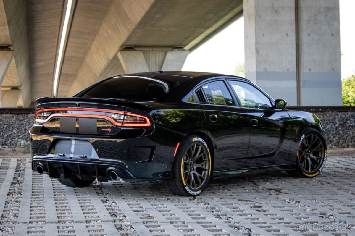 Dodge Charger SRT Hellcat 6.2L V8 - 5