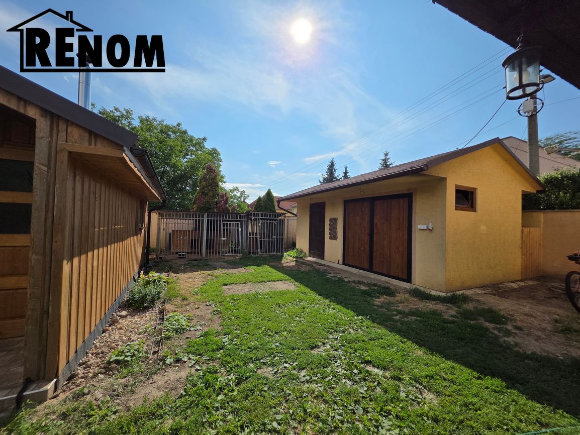 Zrekonštruovaný dom s bazénom a letnou kuchynkou - 5